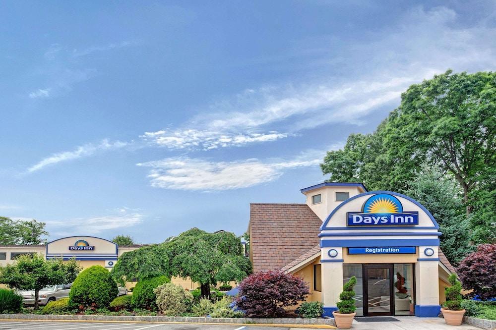 Days Inn By Wyndham Nanuet / Spring Valley Eksteriør billede