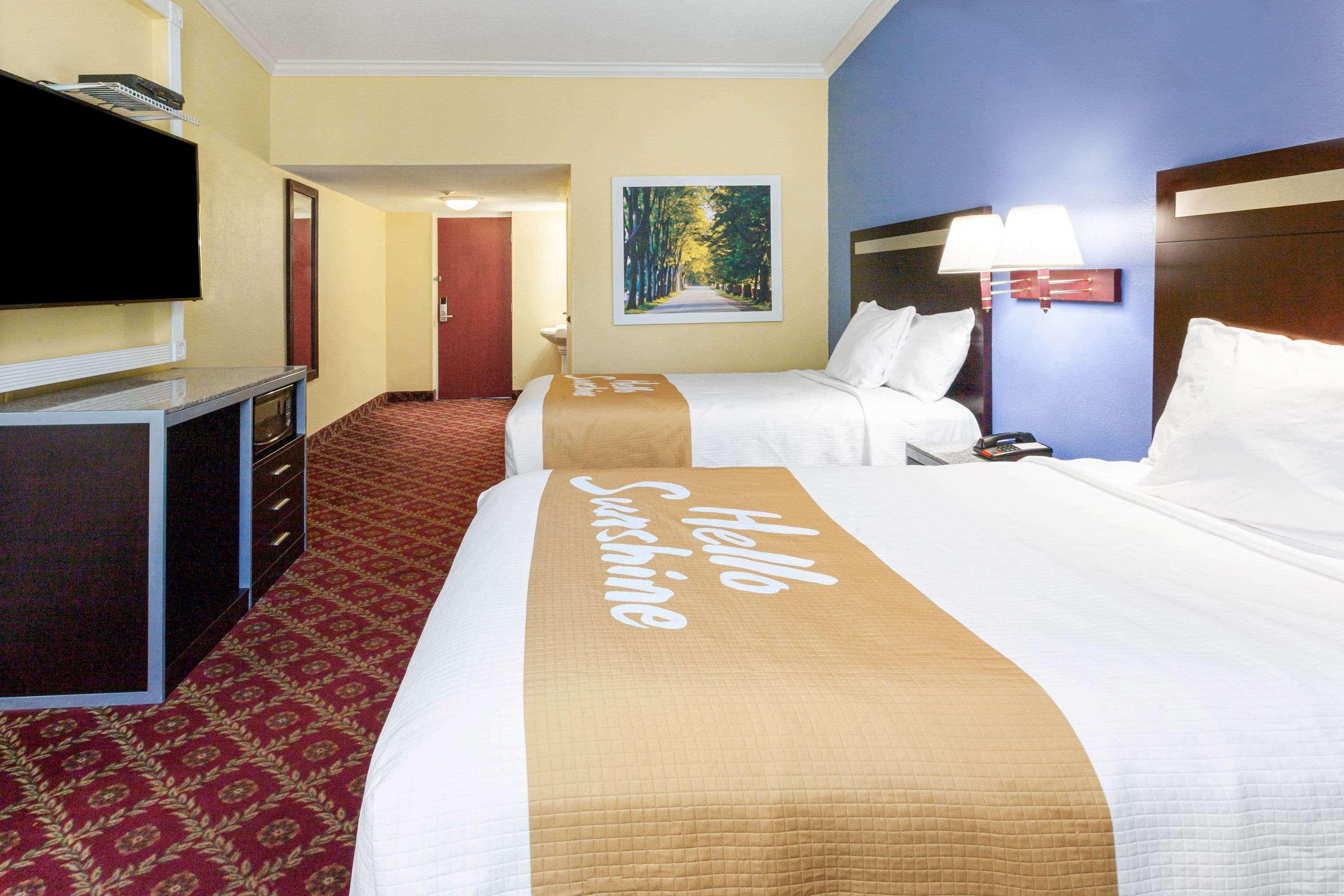 Days Inn By Wyndham Nanuet / Spring Valley Eksteriør billede