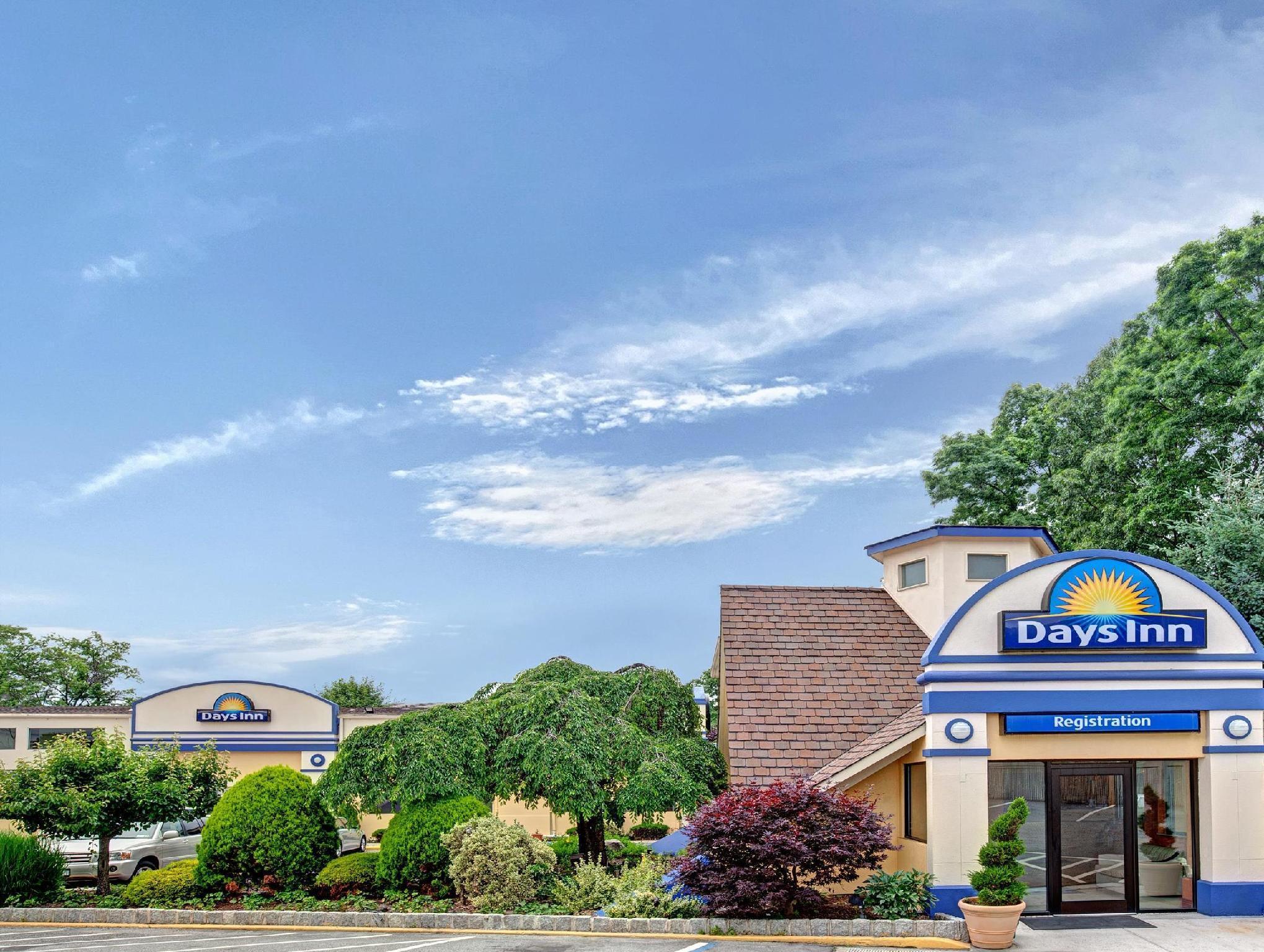Days Inn By Wyndham Nanuet / Spring Valley Eksteriør billede