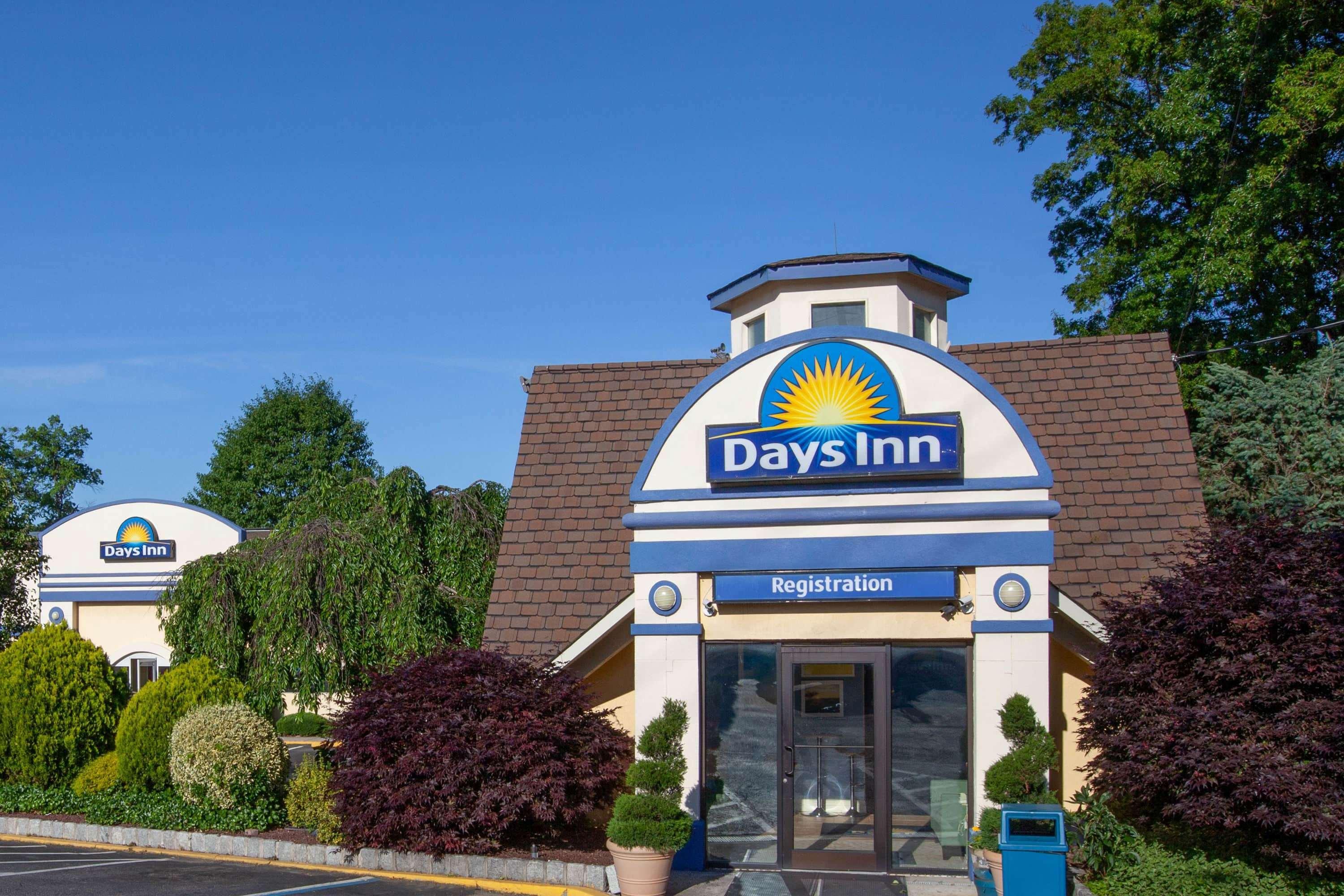 Days Inn By Wyndham Nanuet / Spring Valley Eksteriør billede
