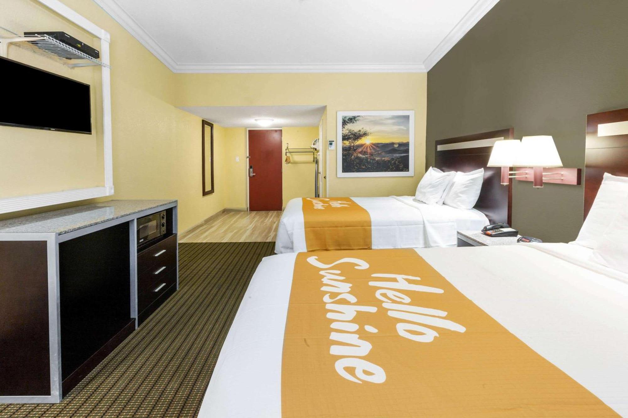 Days Inn By Wyndham Nanuet / Spring Valley Eksteriør billede
